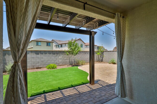 Building Photo - 9805 E Specter Dr