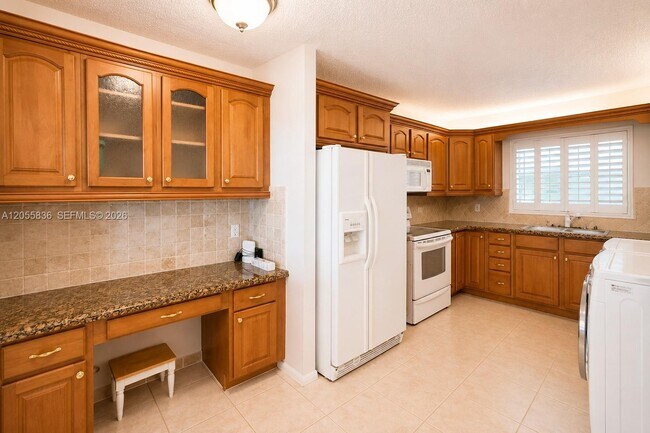 Building Photo - 401 Briny Ave