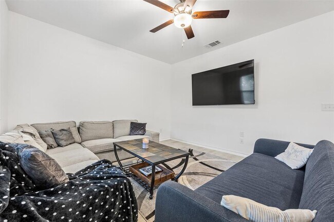 Building Photo - 301 Quarry Rock Cove