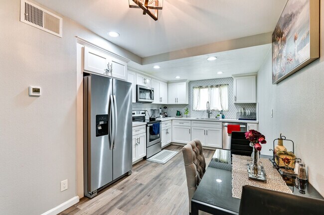 Building Photo - 6059 Rancho Mission Rd