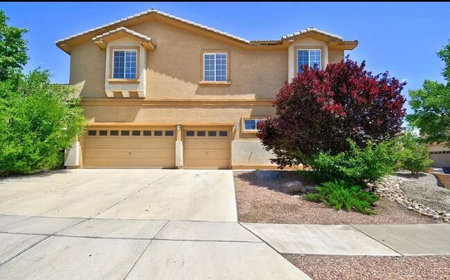 Primary Photo - COMING SOON Large 5 Bedroom home with loft...