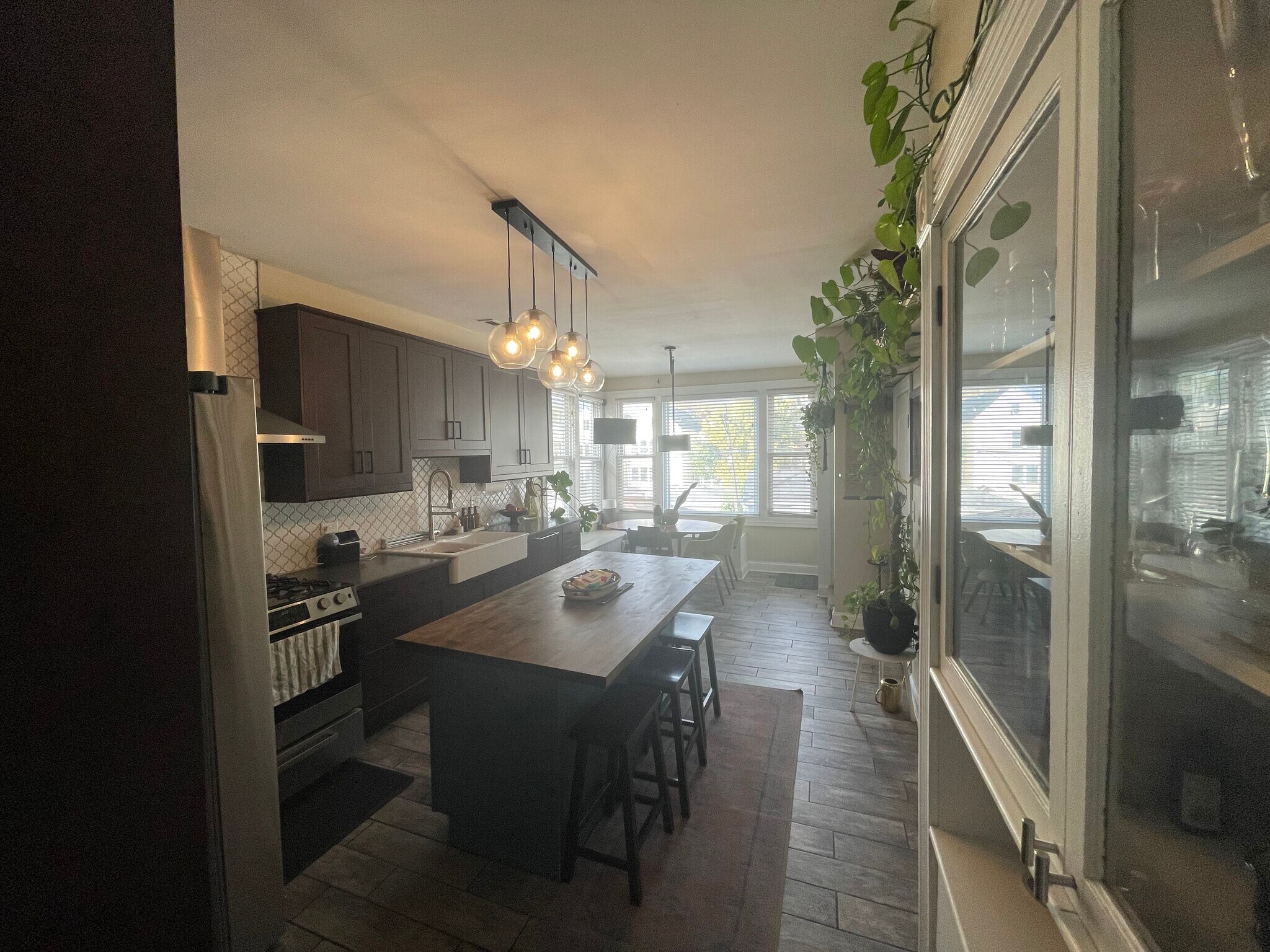 KITCHEN - 2742 N Lawndale Ave