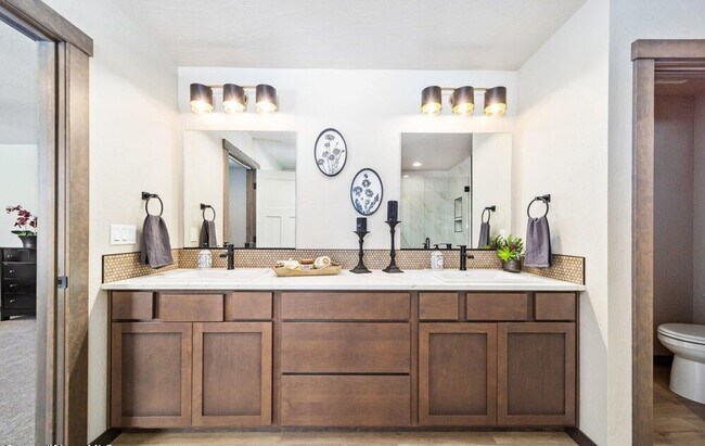 Building Photo - 2743 N Neptune Street