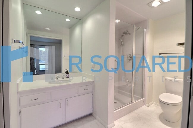 Building Photo - 401 100th Ave NE