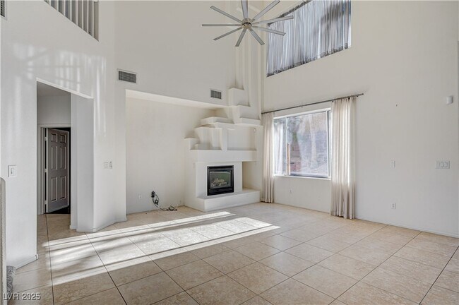 Building Photo - 57 Voltaire Ave