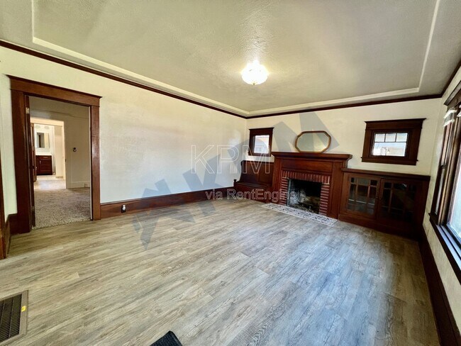 Building Photo - 1234 W Harding Way
