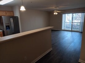 Building Photo - 2900 Trailwood Pines Ln