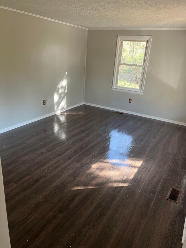 Building Photo - 115 Norwood St