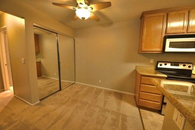 Building Photo - 2771 Somerset Park Cir