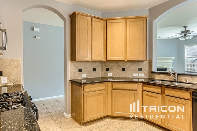 Building Photo - 24547 Bella Veneza Dr