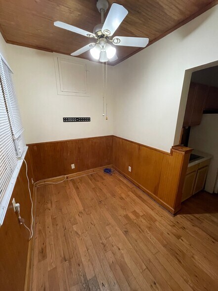 Building Photo - 2136 Park St