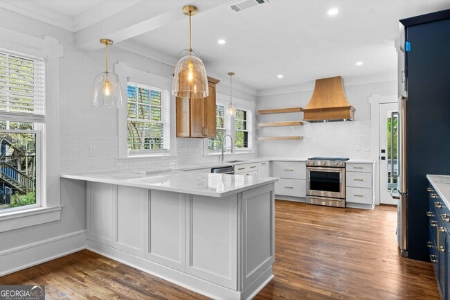 Building Photo - 795 St Charles Ave NE