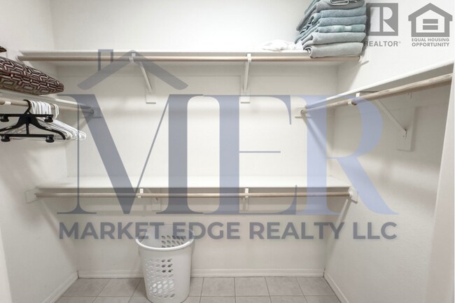 Building Photo - 2Bed/2Bath Furnished Condo in Superstition Springs -- Golf Course Views! -- 2 Car Garage!