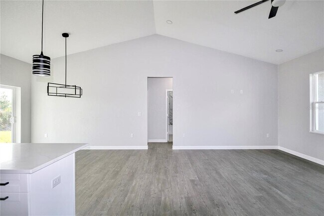 Building Photo - 7335 Domenico St