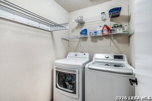 Building Photo - 1017 Silvertree Blvd