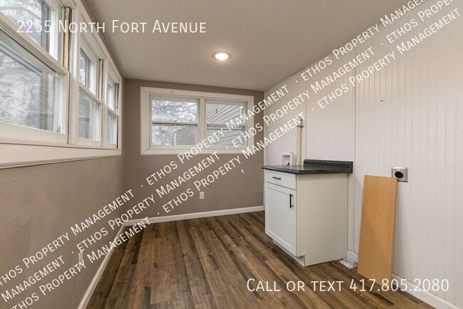 Building Photo - 2255 N Fort Ave