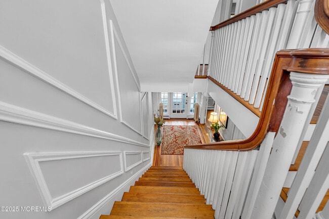 Building Photo - 704 8th Ave