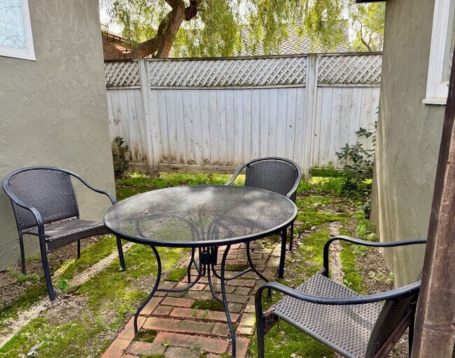 Building Photo - 537fst