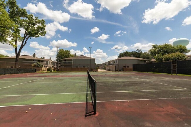 Building Photo - 2329 Briarwest Blvd