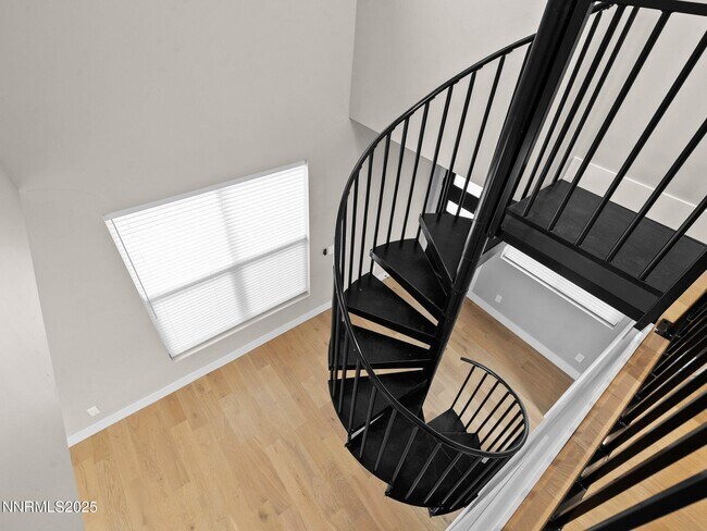 Building Photo - 1844 H St