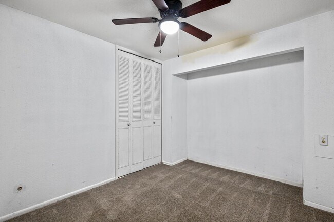 Building Photo - 146 Stapleton St