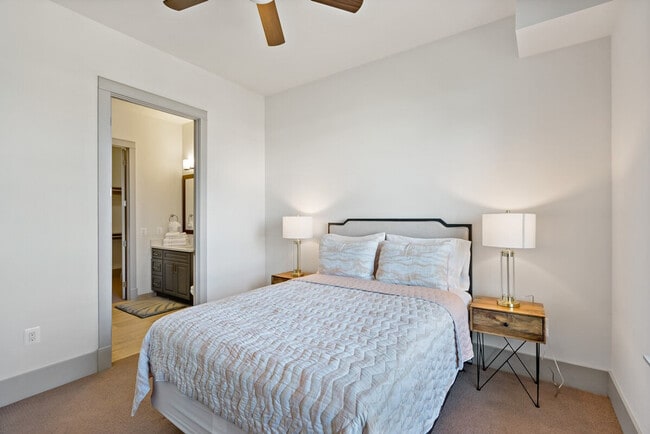 Building Photo - 1820 Fonthill Ct