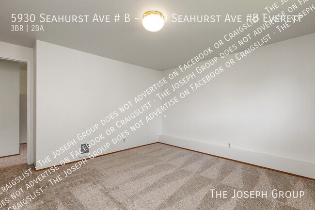 Building Photo - 5930 Seahurst Ave