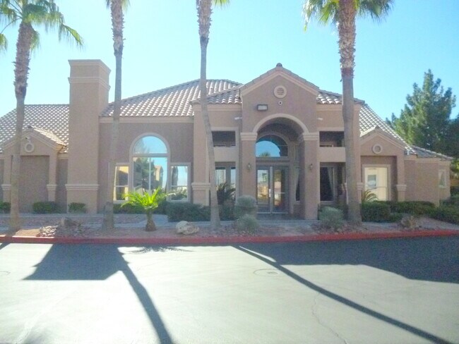 Building Photo - Spacious 2nd Floor Condo in Gated Community in West