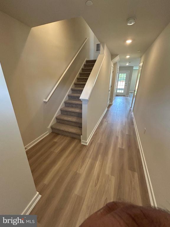 Building Photo - 38 Barnes Wy