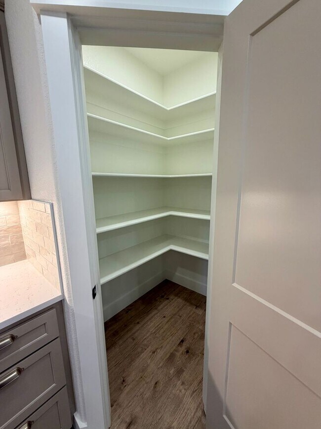 Building Photo - 509 Waggoner Ln