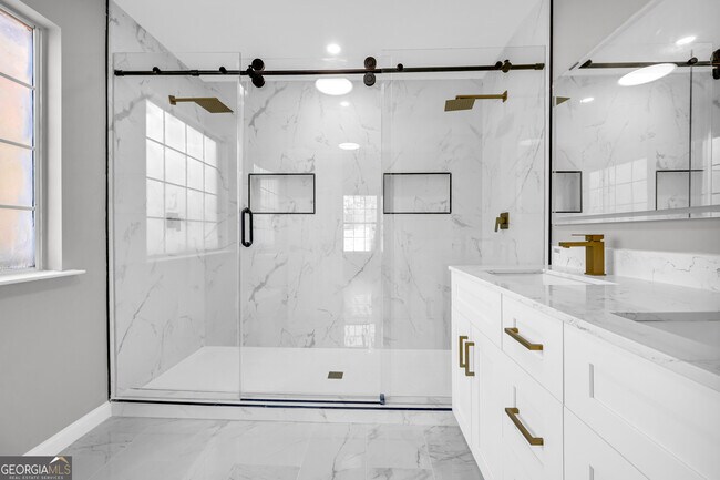 Building Photo - 106 Degrandis Ln NE