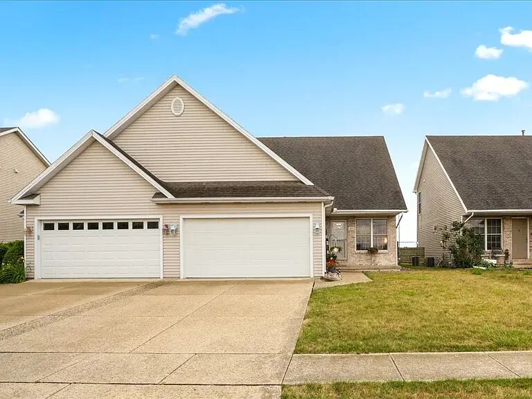 Building Photo - 1831 Marina Dr