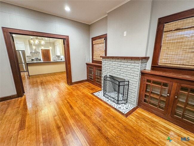 Building Photo - 507 W Brazos St