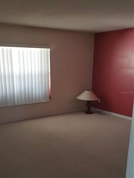 Building Photo - 1800 Evergreen Ct