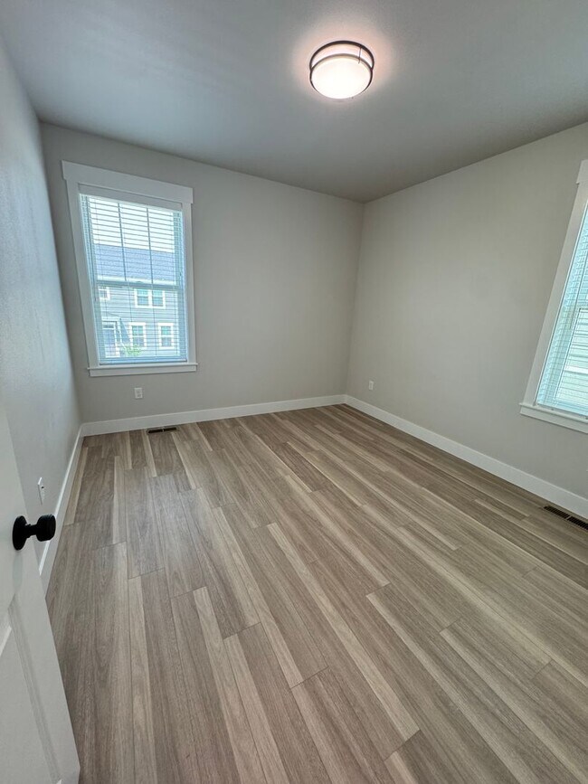 Building Photo - 6132 Northstead Ave