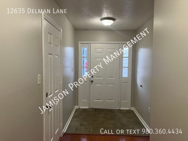 Building Photo - 12635 Delman Ln