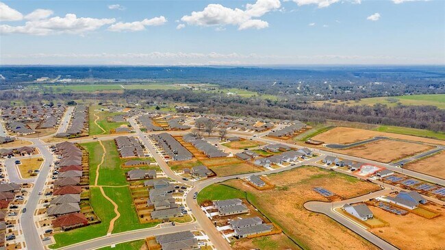 Building Photo - 113 Watercourse Wy