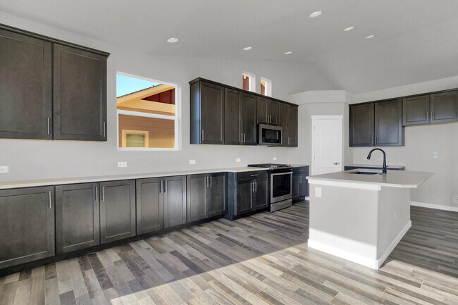 Building Photo - 15782 Lake Mist Dr