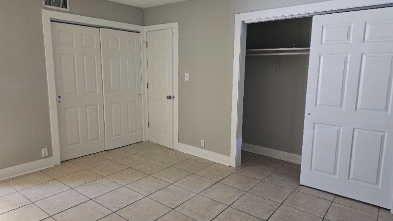 Building Photo - 705 James St