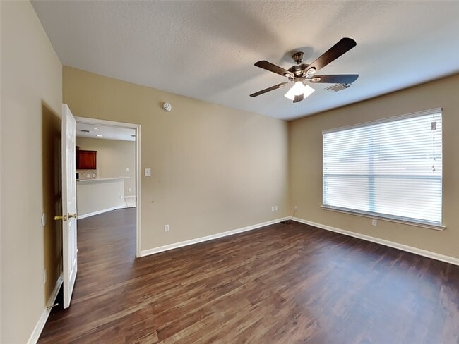 Building Photo - 15742 Flagstone Walk Way