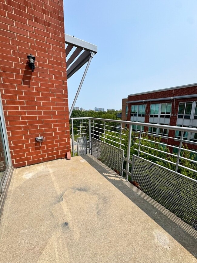 Building Photo - 4846 N Clark St
