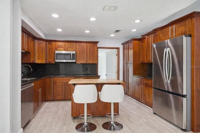 Building Photo - 4720 Heath Ave