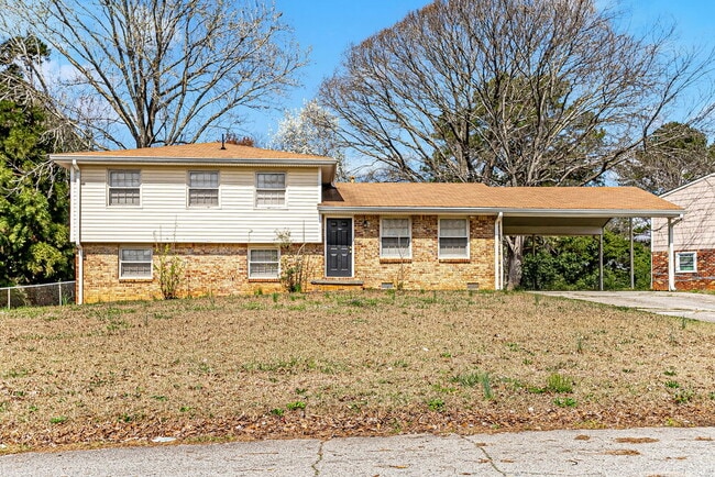 Building Photo - 5789 Northfield Dr
