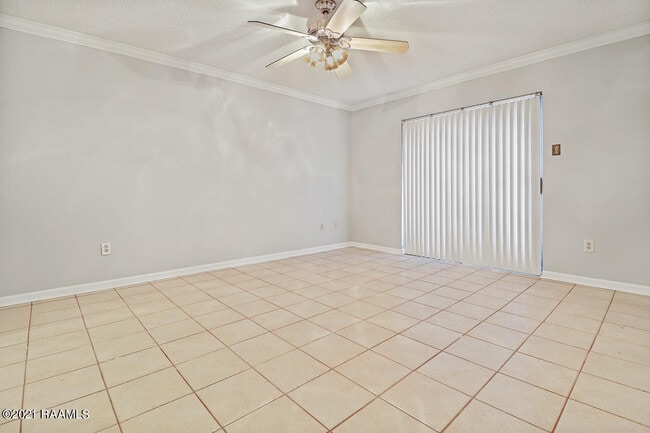 Building Photo - 145 Ambiance Cir