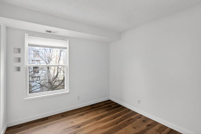 Building Photo - 2575 S Syracuse Way