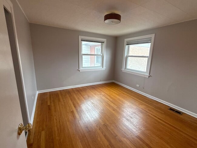 Building Photo - 6541 N Kedzie Ave