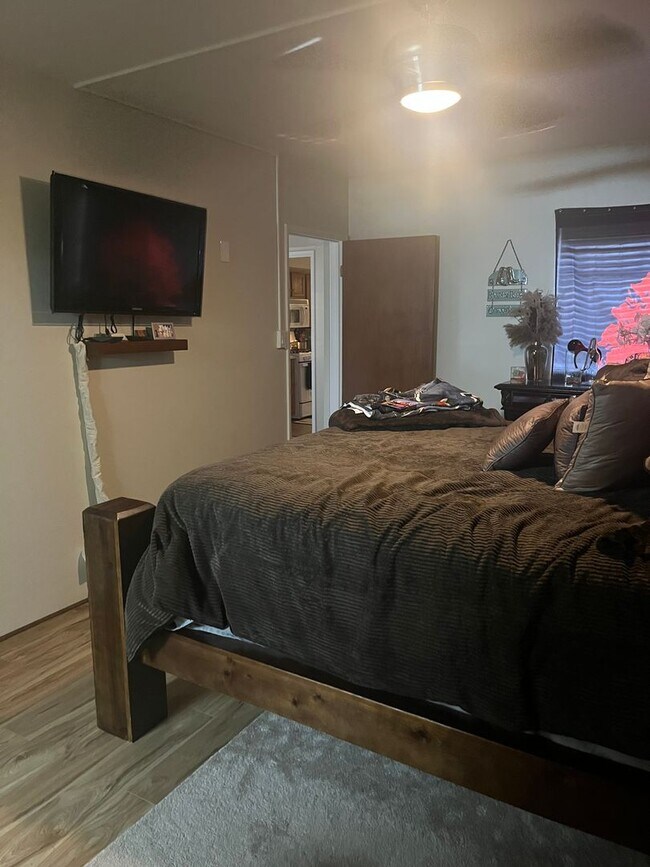 Building Photo - Lovely 2 Bedroom and 2 Bathroom Condo!