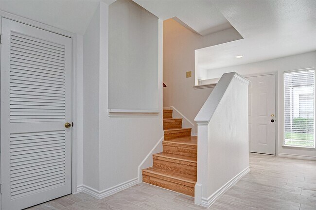 Building Photo - 8312 Augustine Dr