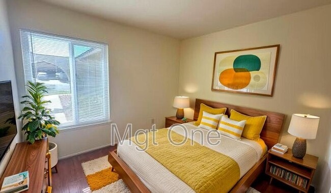 Building Photo - 24382 Delphinium Ave