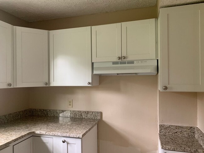 Building Photo - 3 Bedroom, 2 Bath in Rockingham